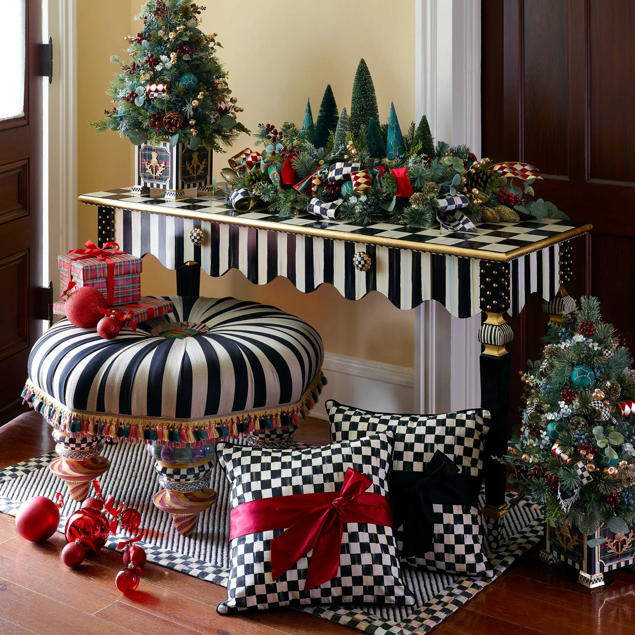 MacKenzie-Childs On Wall Street Setting Seat* Living Room