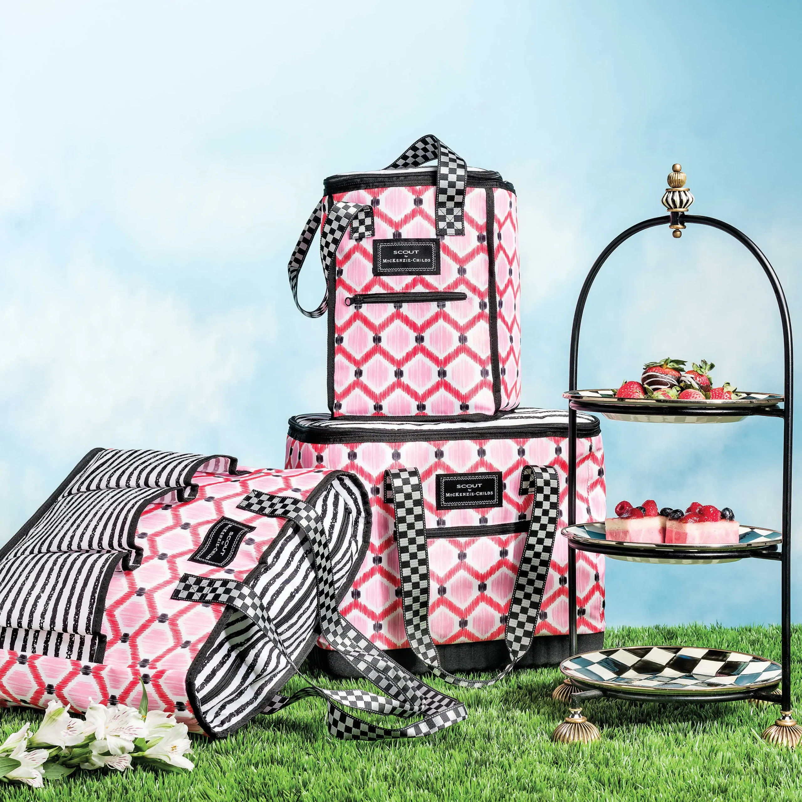 MacKenzie-Childs Plate Stand - Large* Outdoor Entertaining